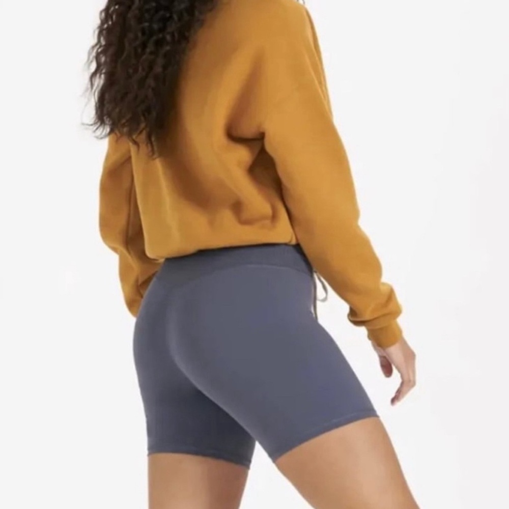 Vuori Rib Studio Shorts in Light Azure